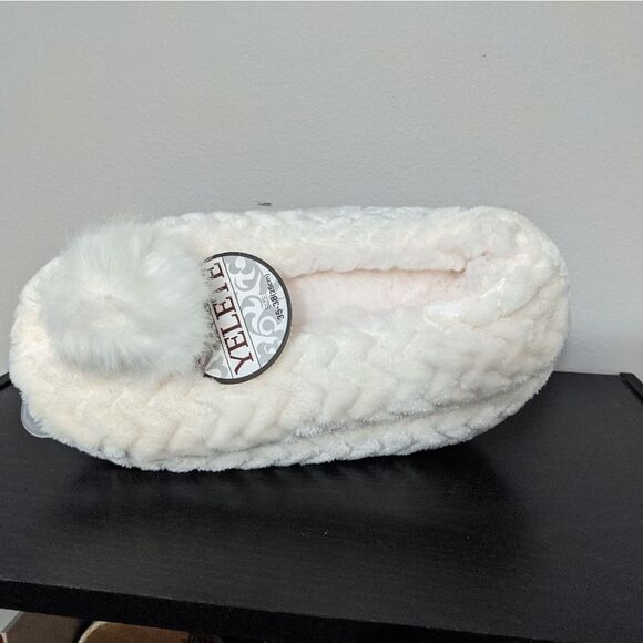 House slippers - Picture 1 of 4